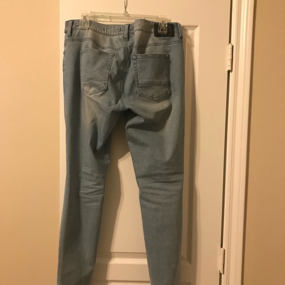 Light wash skinny jeans - Picture 2 of 4